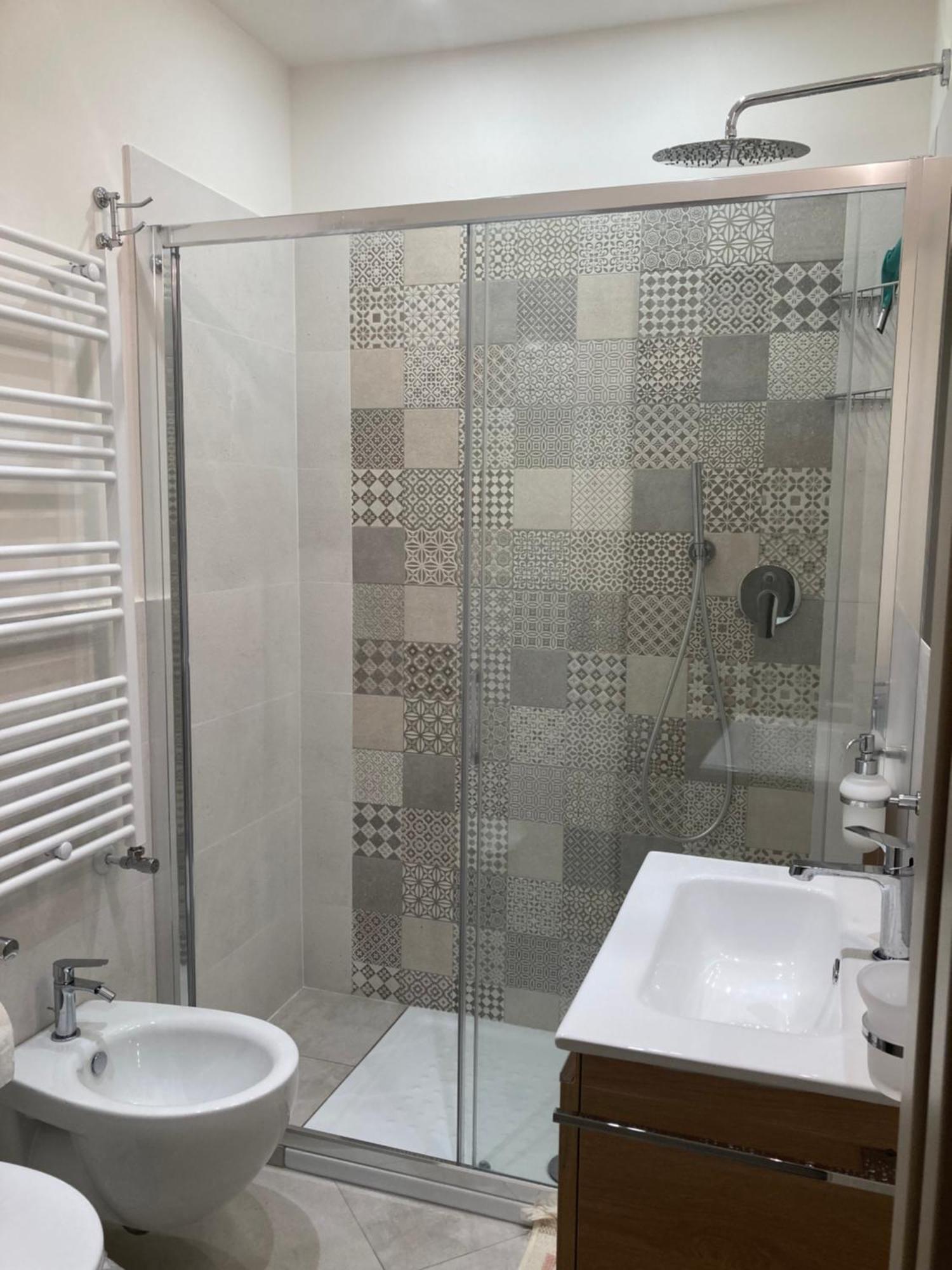 Siena Uptown - Sabrina'S Charming Apartment Екстер'єр фото